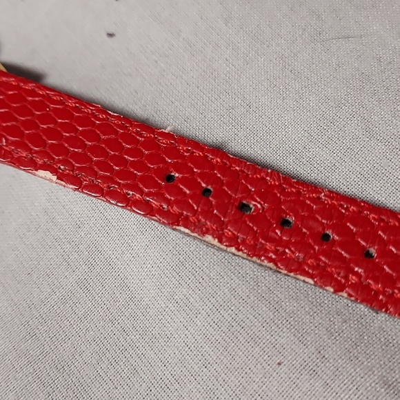 Avon Two Color Red Purple Band Red Hat Ladies Watch Reversible Color Band - Picture 8 of 10